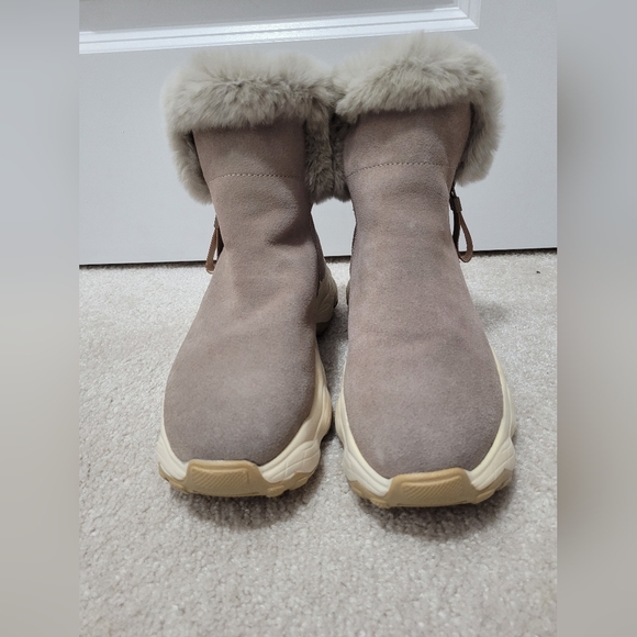 Women's OZWEAR boots, size US 8, suede - Picture 2 of 7